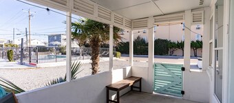 Fort Fisher Flat~ Cottages @ Kure~ Beach, Fishing, Pool, Walk to Pier