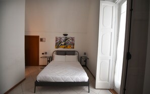 Family Townhome | Desk, laptop workspace, soundproofing, free WiFi - Vista sui sassi civico 16 (Matera)
