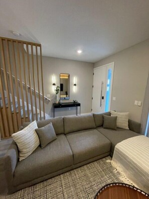 TV - 3 Bedrooms/ 3 Baths/ The Hub At Westside (3361TT) (Kissimmee)