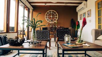 Exclusive House | Ruang tamu | 32 inci televisyen LCD dengan kabel, TV, lantai dipanaskan