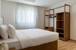 3 bedrooms, iron/ironing board, WiFi, bed sheets - Vesta - Luxury apt - 3Br - CFC (VII) (New Cairo City)