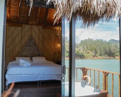 Presidential Chalet | Egyptian cotton sheets, premium bedding, down comforters, pillowtop beds