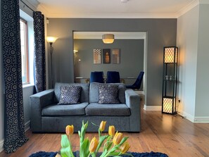 Smart TV, fireplace, offices, computer monitors