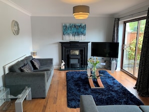 Smart TV, fireplace, offices, computer monitors