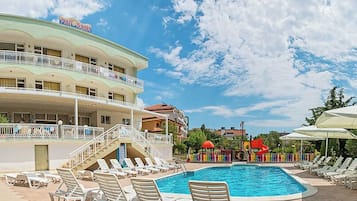 Piscina a l'aire lliure