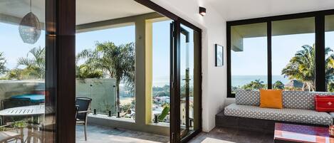 Televisión, libros y estéreo