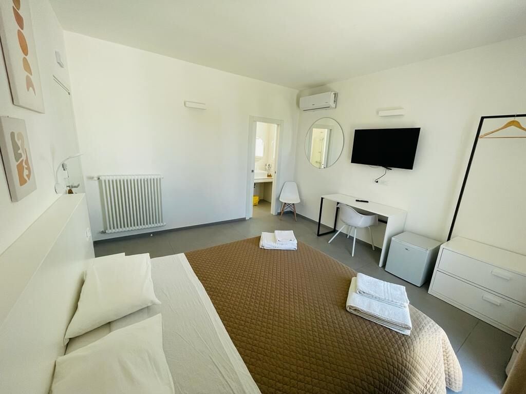 传统客房 | 办公桌、笔记本电脑工作区、免费 WiFi、床单