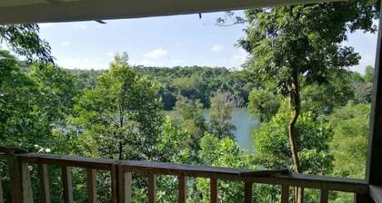 Mountain lake Cabin for up to 5 guests -a relaxing getaway