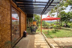 Terrace/patio - Forest Cabin in an island lake for a relaxing  family getaway (Cavinti)