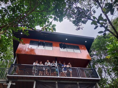 Cozy Lake house for family getaway near Cavinti Falls good for 12 to 15 pax