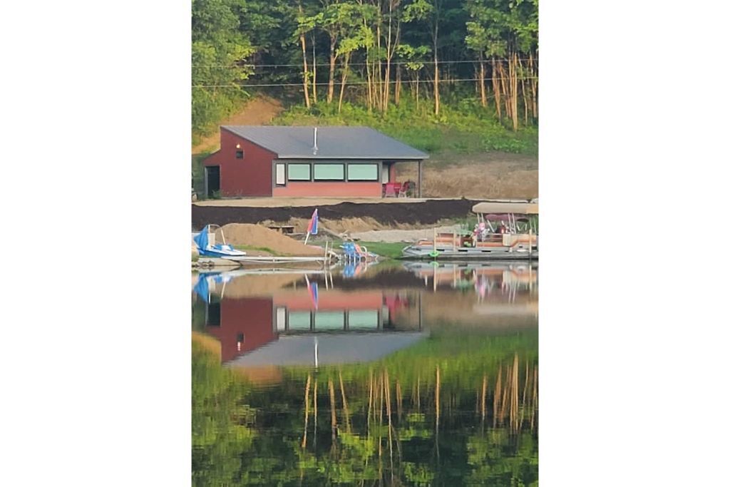 Still Valley Lake Cottage