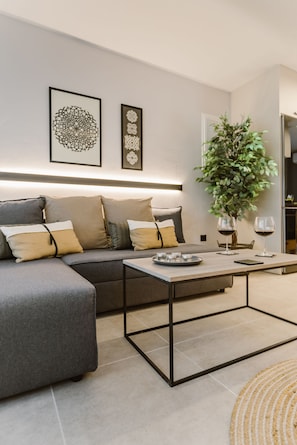 Smart TV, offices - Manolis Loft Apartment (Rhodes)