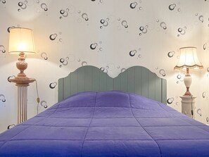 2 chambres, fer et planche Ă repasser, draps fournis