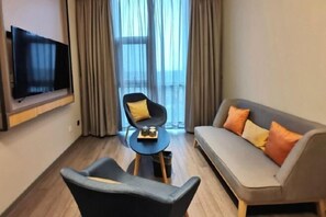 Living area - Homeinn Plus Hotel (Suzhou Fenhu Luxin Avenue) (Suzhou)
