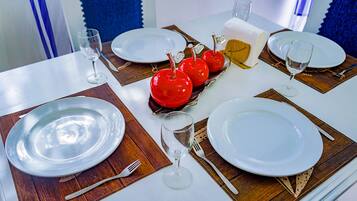 Vila, Beberapa Tempat Tidur | Tempat makan