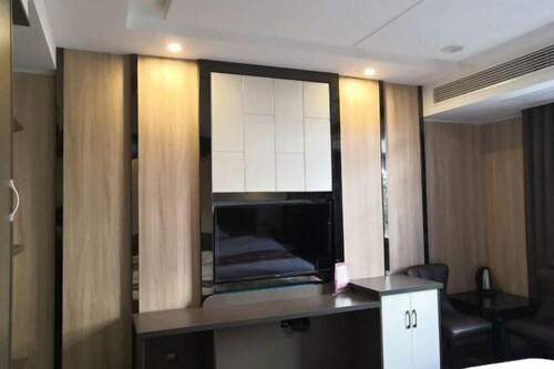 Jindi Business Hotel