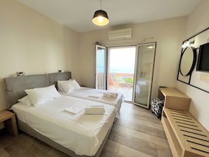 2 habitaciones, tabla de planchar con plancha, cuna de viaje y wifi 