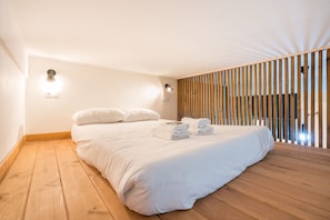 1 slaapkamer, een strijkplank/strijkijzer, gratis wifi, beddengoed