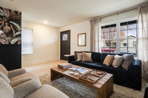 Smart TV - The Winnie Lou (Jeffersonville)