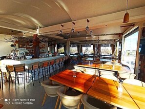 Bar (on property) - Villa Manos (Santorini)