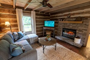 Smart-TV, Kamin, DVD-Player