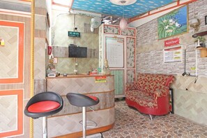 Lobby - Reddoorz Near Mall Ambarukmo Yogyakarta (Depok)