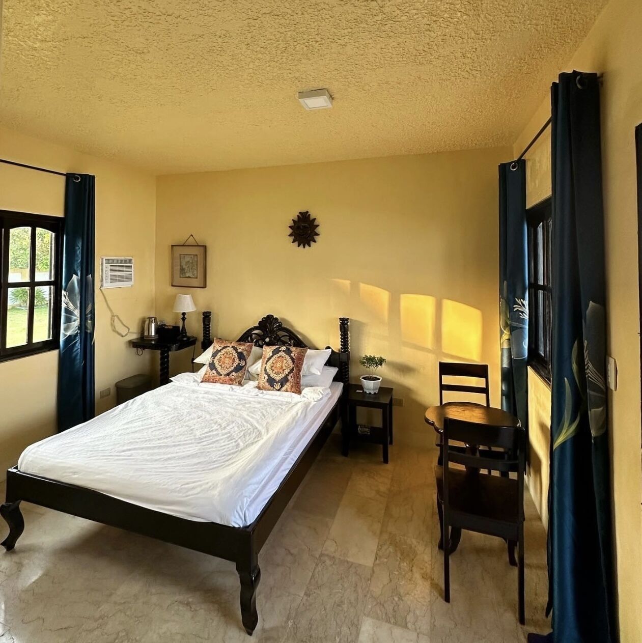 Habitación individual estándar, 1 cama Queen size, para no fumadores, vista al océano | Ropa de cama de alta calidad, edredón y camas con efecto memoria 