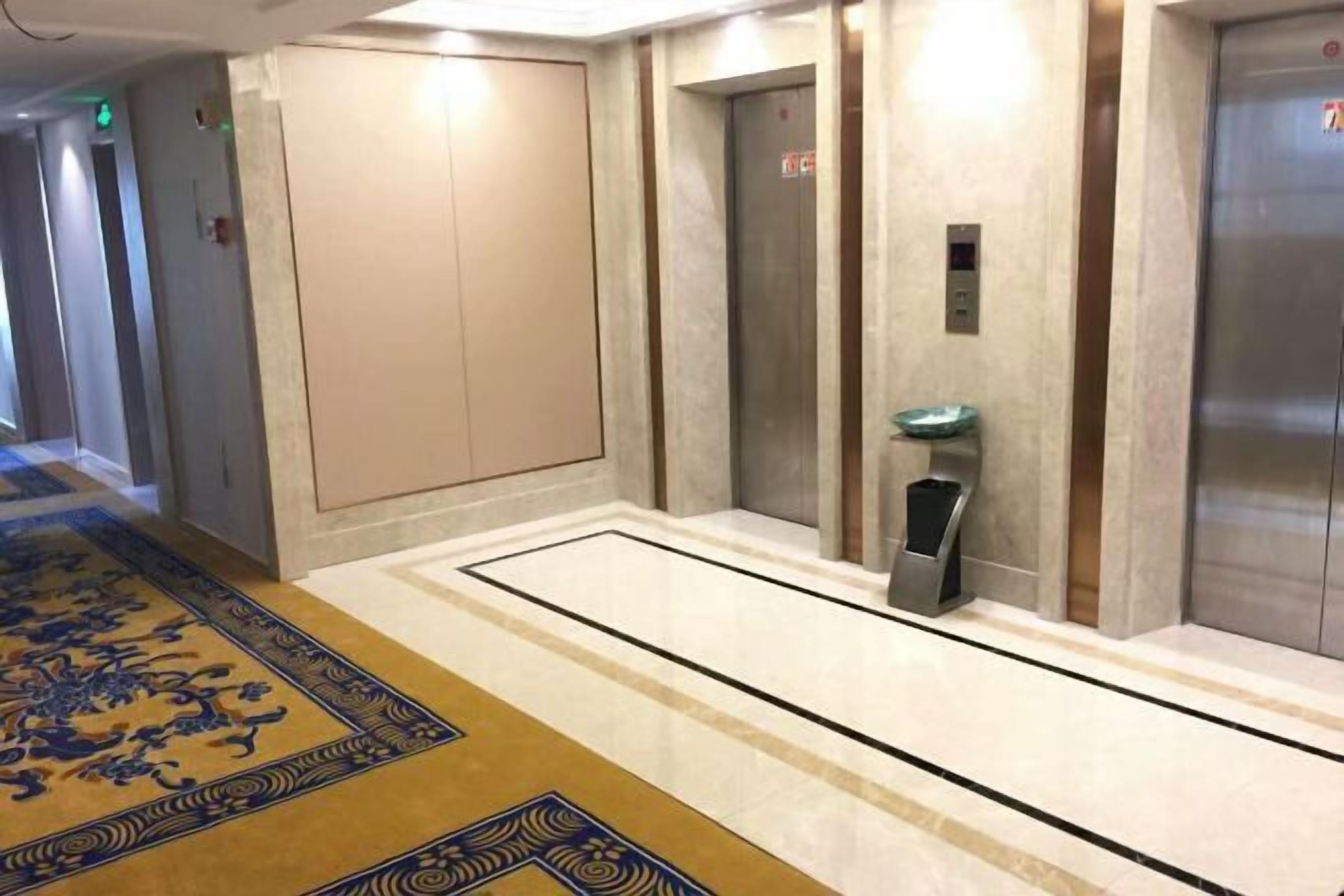 المنشأة من الداخل