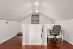 Interior - Large Fenced Yard and Outdoor Patio (Lewiston)