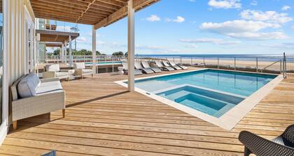 Playa Plata: Amazing 7BR Beachfront- Pet Friendly, Sleeps 23, Private Pool!