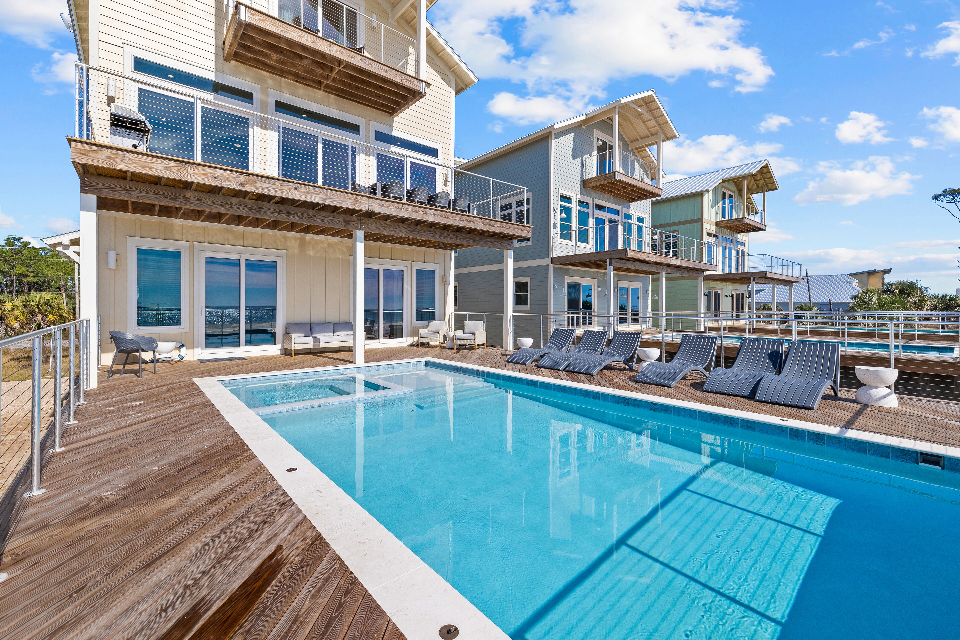 Een verwarmd zwembad