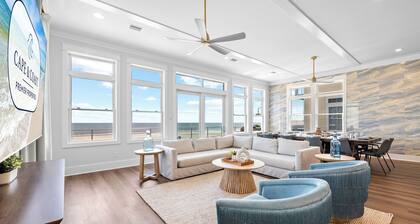 Silver Strand: Large 7 BR Beachfront Home- Sleeps 24, Pet Friendly, Priv. Pool