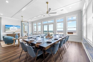 Dining - Silver Strand: Large 7 BR Beachfront Home- Sleeps 24, Pet Friendly, Priv. Pool (Indian Pass)