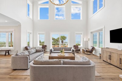 Skinny Legs: Stunning 10 BR Beachfront Home- Priv. Pool, Arcade Games, Sleeps 32
