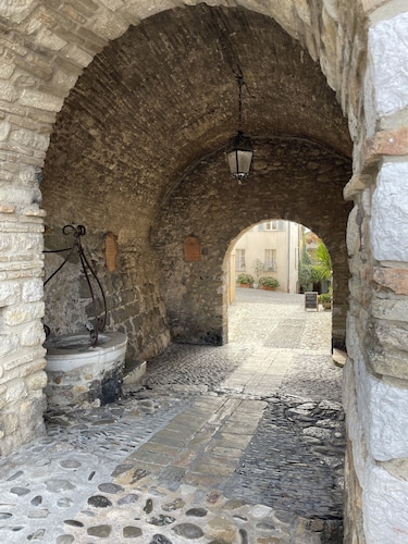 Belle Maison Située Face au Château-musée du Haut de Cagnes