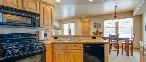 Fridge, microwave, stovetop, dishwasher