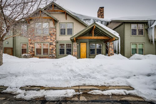 Cozy Park City Townhome By Dining, Shops & More!