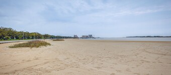 Charming Biloxi Vacation Rental Near Beach!