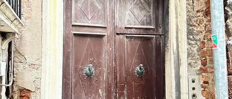 Voorkant van accommodatie