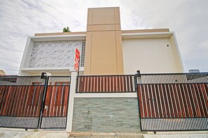 واجهة المنشأة