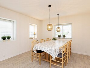 House | Dining - 6 Person Holiday Home in Hals (Hals)