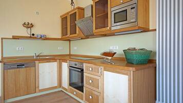 Fridge, oven, dishwasher, toaster