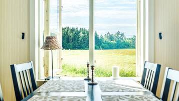 House | 3 bedrooms, individually furnished
