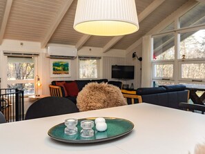 House | Dining - 6 Person Holiday Home in Hals (Hals)