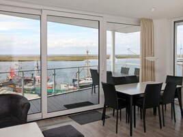 Apartment | Dining