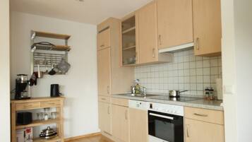 Kühlschrank, Ofen, Herdplatte, Geschirrspüler