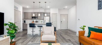 Cozy 2-Bedroom Whitestown