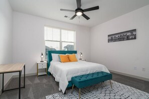 1 slaapkamer, een strijkplank/strijkijzer, gratis wifi, beddengoed