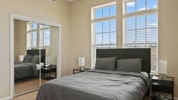 3 chambres, bureau, fer et planche à repasser, Wi-Fi gratuit