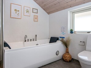 Spa treatment - 7 Person Holiday Home in Hejls (Hejls)